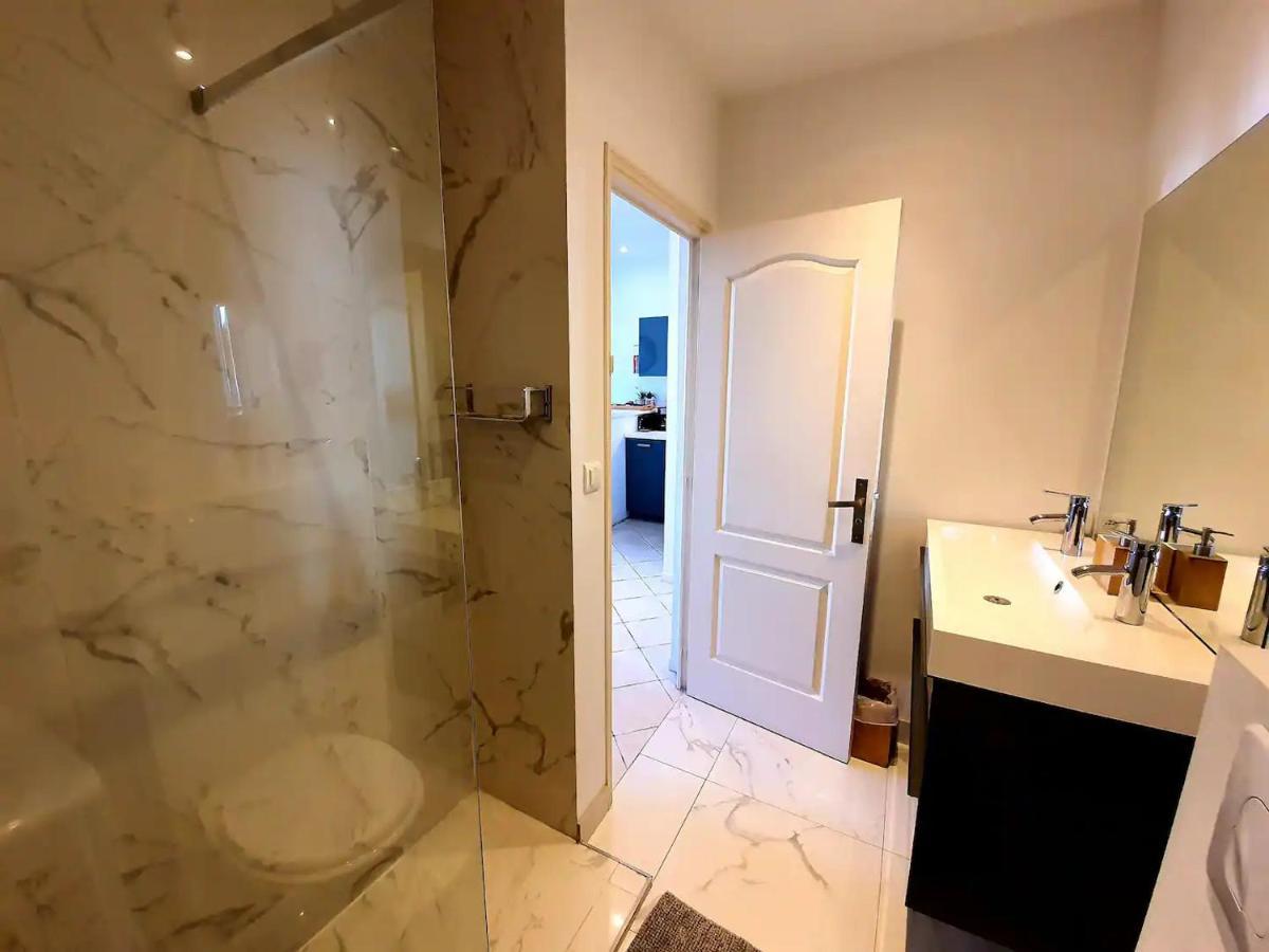 Freshly Tastefully Renovated Apartments In Heart Of Old Antibes Ngoại thất bức ảnh