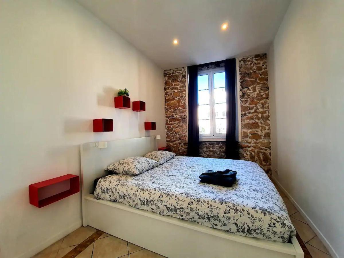 Freshly Tastefully Renovated Apartments In Heart Of Old Antibes Ngoại thất bức ảnh