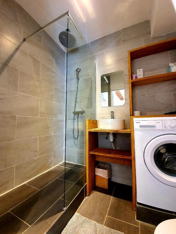 Freshly Tastefully Renovated Apartments In Heart Of Old Antibes Ngoại thất bức ảnh