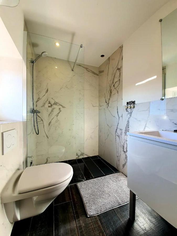 Freshly Tastefully Renovated Apartments In Heart Of Old Antibes Ngoại thất bức ảnh